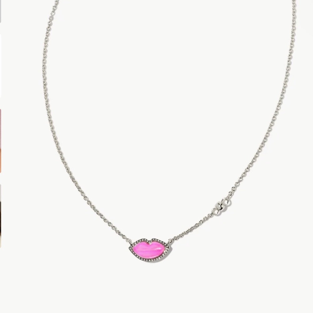 Kendra Scott Lips Silver Pendant Necklace in Hot Pink Mother-of-Pearl